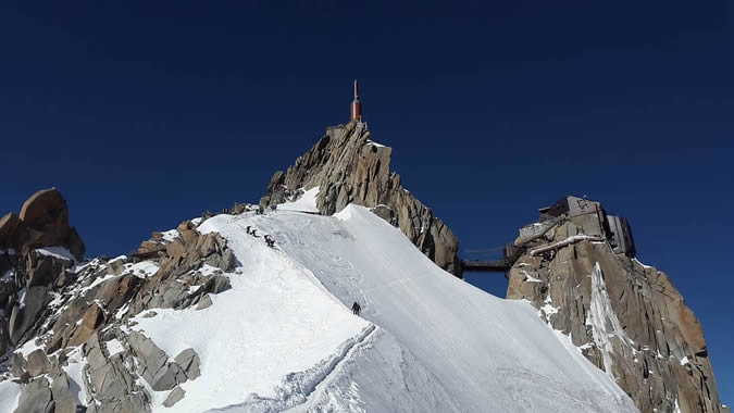 Astuces et conseils pour bien débuter en ski