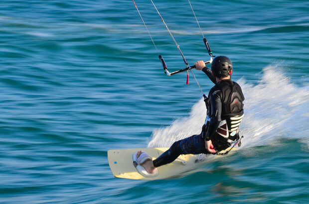 Comment débuter le kitesurf avec succès ?