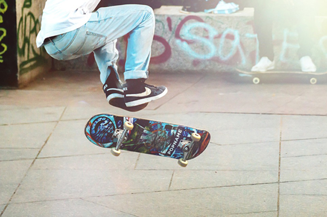 Débuter le skateboard, oui, mais bien accompagné !