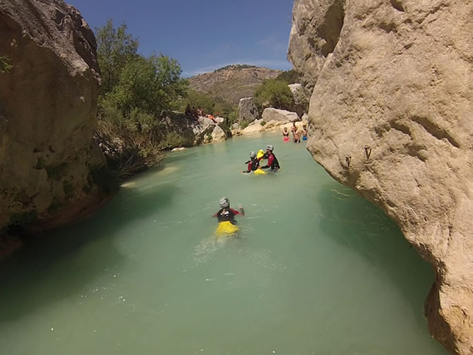 Quel matériel est nécessaire à la pratique du canyoning